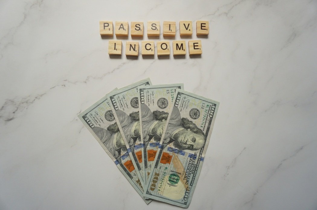 You are currently viewing Practical Ways to Earn Passive Income Online in 2025: A Beginner-Friendly Guide